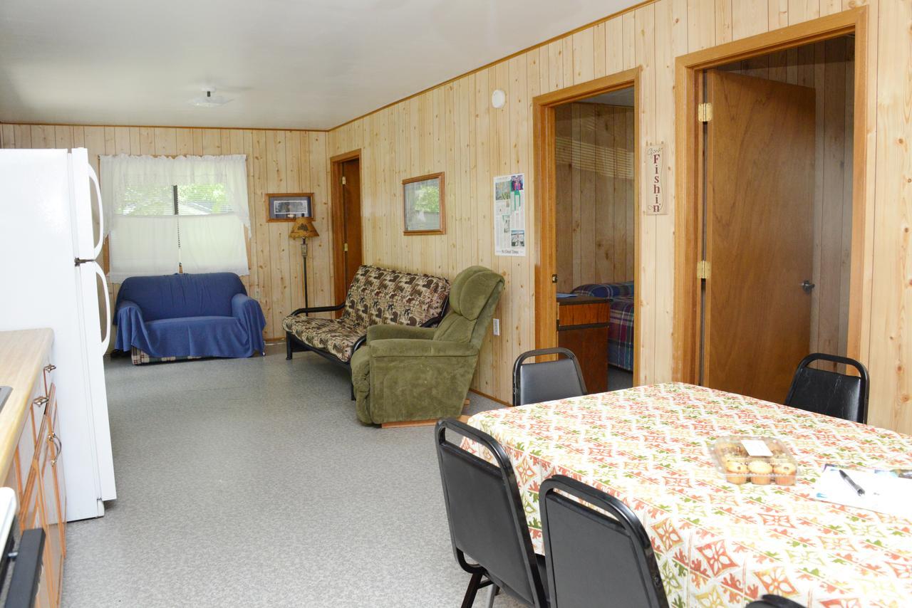 Riverside Resort Richmond Exterior photo